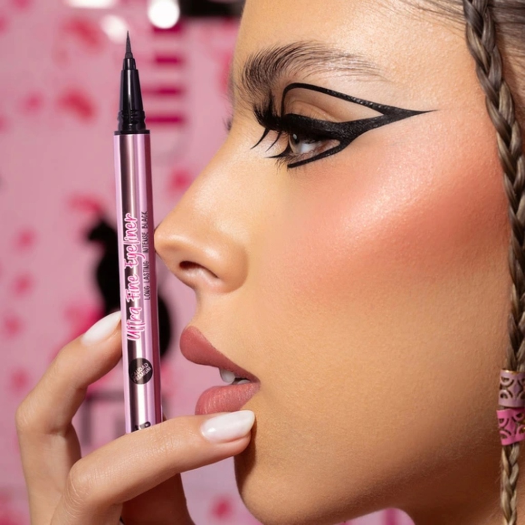 ULTRA FINE EYELINER 01